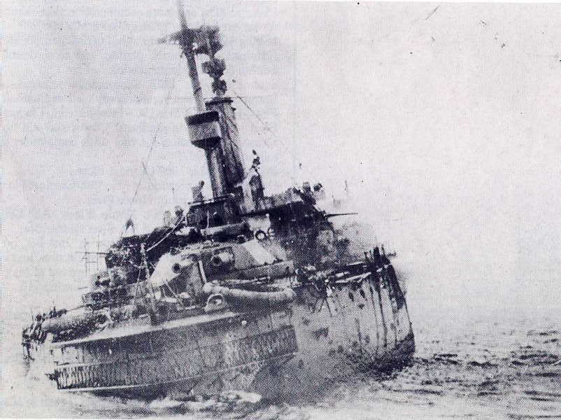 Vista del HMS Britannia tras haber sido torpedeado el 9 de noviembre de 1918. Fuente: Wikipedia.